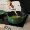 Geëmailleerde gietijzeren pan met deksel Ø 26 cm (6 l), zwart